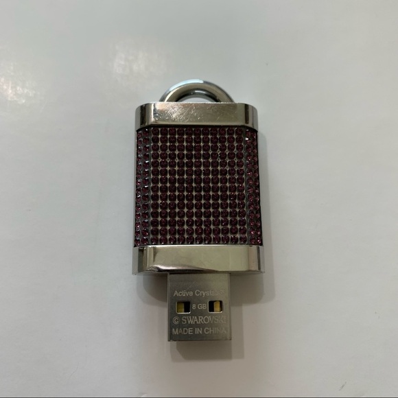 Swarovski Active Crystals USB Lock Amethyst 8 GB - Picture 10 of 15
